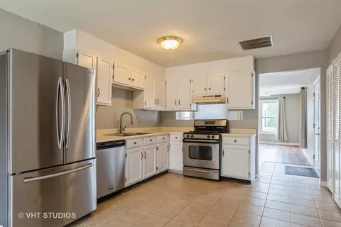 2018 Apache Trl, Round Lake Beach, IL 60073 photo 6