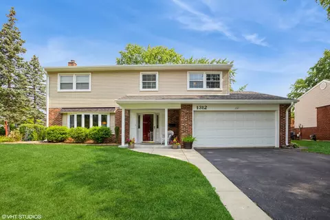 1312 S Fernandez Ct, Arlington Heights, IL 60005