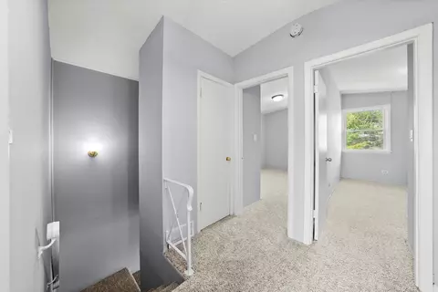 Entry Way - 2129 Ash St #B, Des Plaines, IL 60018 photo 3 of 3
