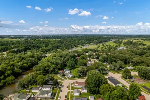 209 Walnut St, Cherry Valley, IL 61016 photo 7