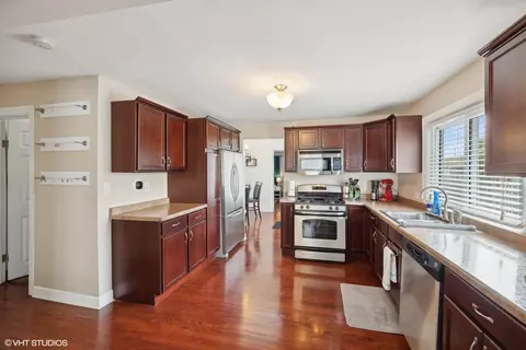 7540 Odell Ave, Bridgeview, IL 60455 photo 10