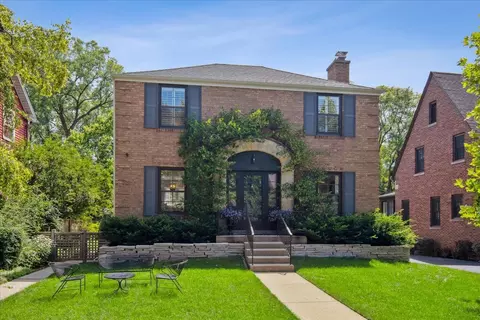 2429 Prospect Ave, Evanston, IL 60201