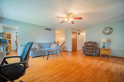 1327 Sherman St, Bloomington, IL 61701 photo 4