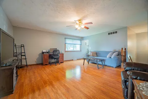 1327 Sherman St, Bloomington, IL 61701 photo 8