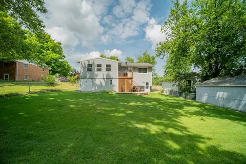 1327 Sherman St, Bloomington, IL 61701 photo 3
