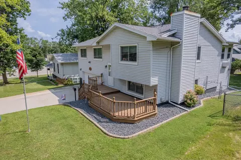 1327 Sherman St, Bloomington, IL 61701 photo 2
