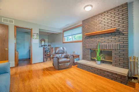 1327 Sherman St, Bloomington, IL 61701 photo 19