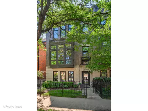 2848 N Paulina St, Chicago, IL 60657