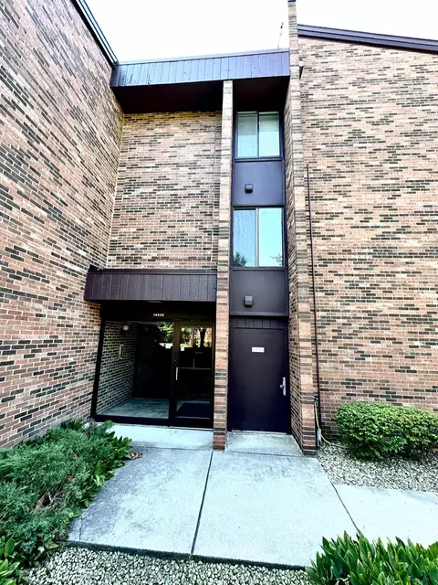 14526 Linder Ct #PH-4, Oak Forest, IL 60452