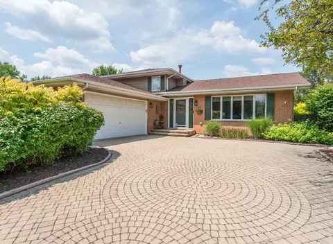 1230 Prodehl Dr, Lockport, IL 60441