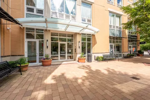 1640 Maple Ave #402, Evanston, IL 60201