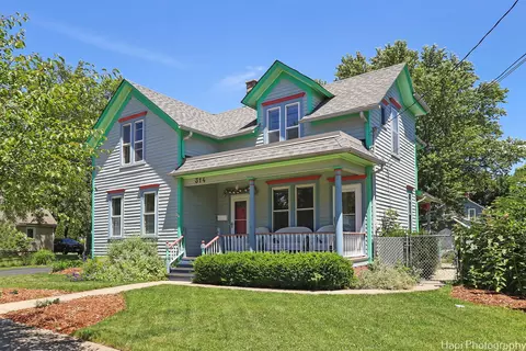 Exterior - 314 E 1st St, East Dundee, IL 60118 photo 1 of 6