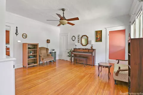 Living - 314 E 1st St, East Dundee, IL 60118 photo 1 of 2
