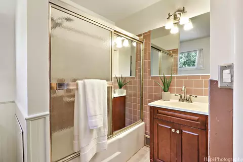 Bath - 314 E 1st St, East Dundee, IL 60118 photo 2 of 2