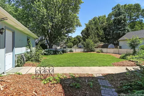 Exterior - 314 E 1st St, East Dundee, IL 60118 photo 3 of 6