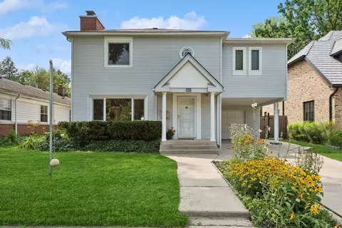 917 Cambridge Ln, Wilmette, IL 60091