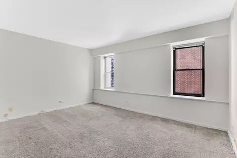40 E 9th St #1706, Chicago, IL 60605 photo 10