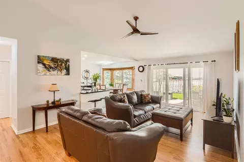 1280 S Paddock Dr, Wheeling, IL 60090 photo 2