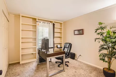 1280 S Paddock Dr, Wheeling, IL 60090 photo 8