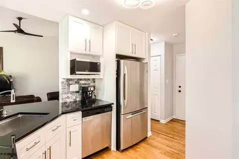 1280 S Paddock Dr, Wheeling, IL 60090 photo 3