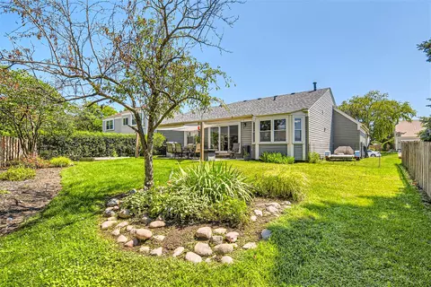 1280 S Paddock Dr, Wheeling, IL 60090 photo 11