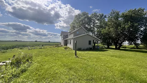14474 Lyndon Rd, Morrison, IL 61270 photo 5