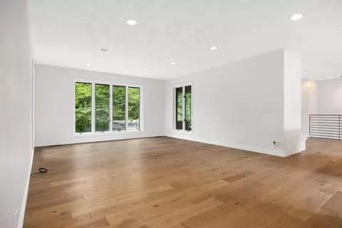 Living - 1641 Knapp Ct, Congerville, IL 61729 photo 1 of 9