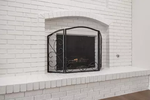 Living - 1641 Knapp Ct, Congerville, IL 61729 photo 7 of 9