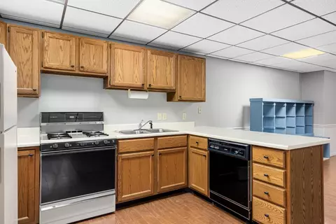 Kitchen - 1641 Knapp Ct, Congerville, IL 61729 photo 9 of 10