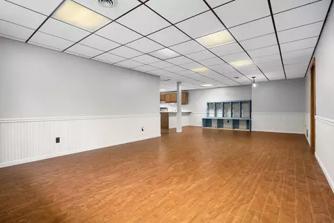 Living - 1641 Knapp Ct, Congerville, IL 61729 photo 9 of 9