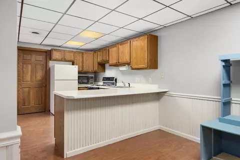 Kitchen - 1641 Knapp Ct, Congerville, IL 61729 photo 10 of 10