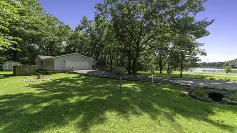 1306 Beech Ln, Dixon, IL 61021 photo 2