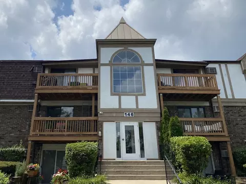 146 S La Londe Ave #2D, Addison, IL 60101
