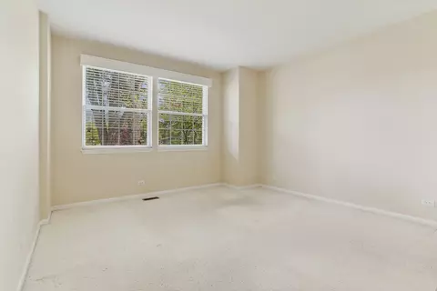 6661 Snug Harbor Dr, Willowbrook, IL 60527 photo 12