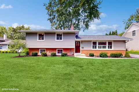 1113 Emerald Dr, Naperville, IL 60540