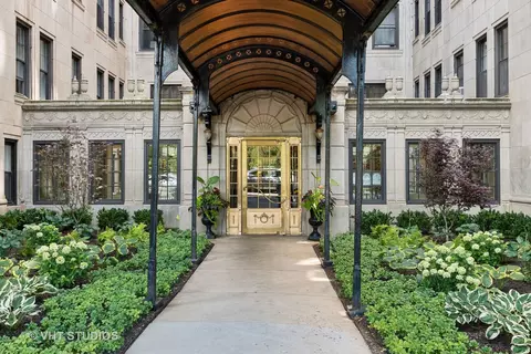 3520 N Lake Shore Dr #7M, Chicago, IL 60657