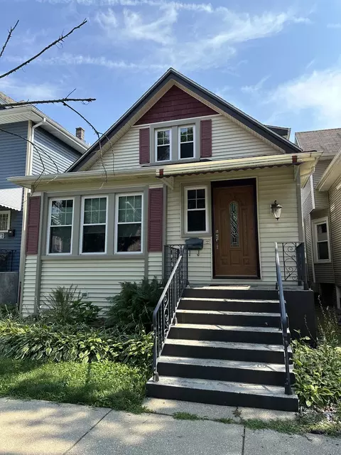 4127 W Cornelia Ave, Chicago, IL 60641