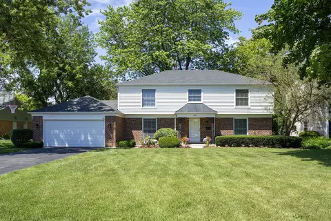 340 Forsythia Dr, Deerfield, IL 60015