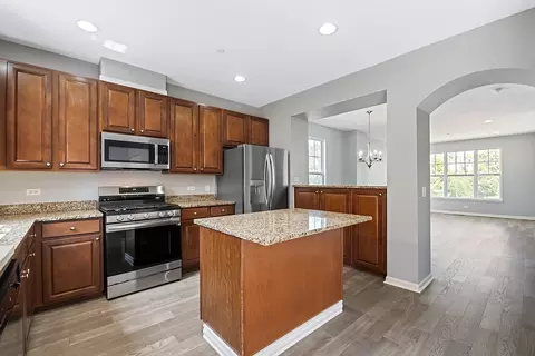 1205 Evergreen Ave, Des Plaines, IL 60016 photo 3