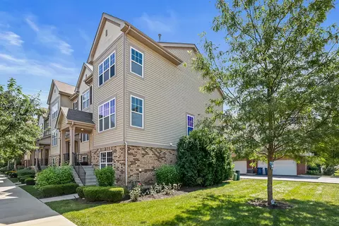 1205 Evergreen Ave, Des Plaines, IL 60016 photo 2