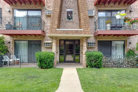 5315 N Delphia Ave #315, Chicago, IL 60656