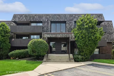 493 Timber Ridge Dr #305C, Carol Stream, IL 60188