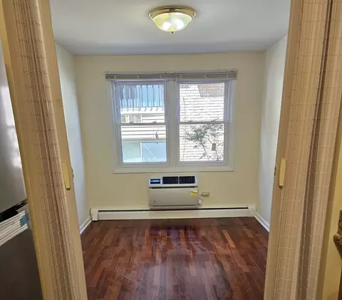 1247 E Washington St #104, Des Plaines, IL 60016 photo 8