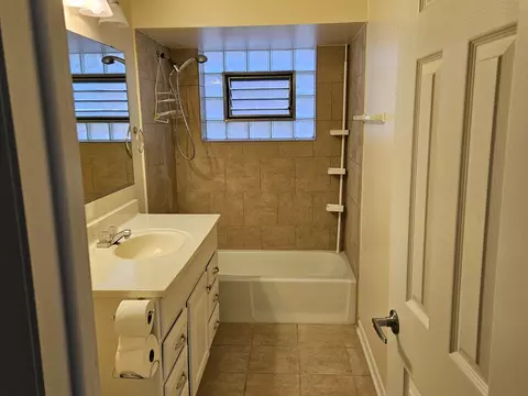 1247 E Washington St #104, Des Plaines, IL 60016 photo 11