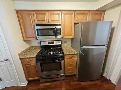1247 E Washington St #104, Des Plaines, IL 60016 photo 7