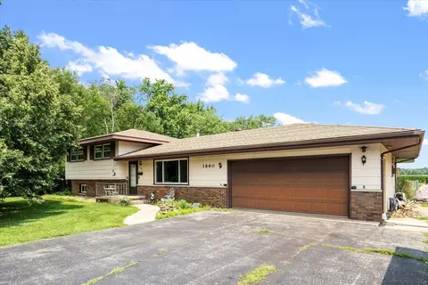 3860 Prairie Ln, Morris, IL 60450
