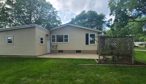 Exterior - 2505 Grouse Ln, Rolling Meadows, IL 60008 photo 3 of 3