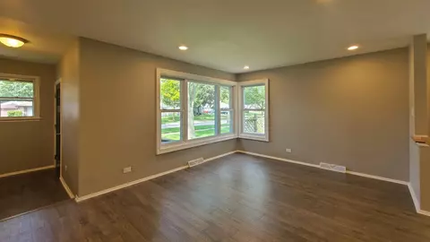 Living - 2505 Grouse Ln, Rolling Meadows, IL 60008 photo 1 of 3