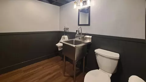 Bath - 2505 Grouse Ln, Rolling Meadows, IL 60008 photo 3 of 3