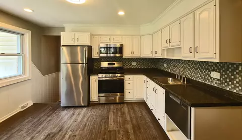 Kitchen - 2505 Grouse Ln, Rolling Meadows, IL 60008 photo 1 of 2